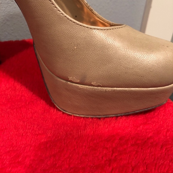 Heels - Picture 2 of 3